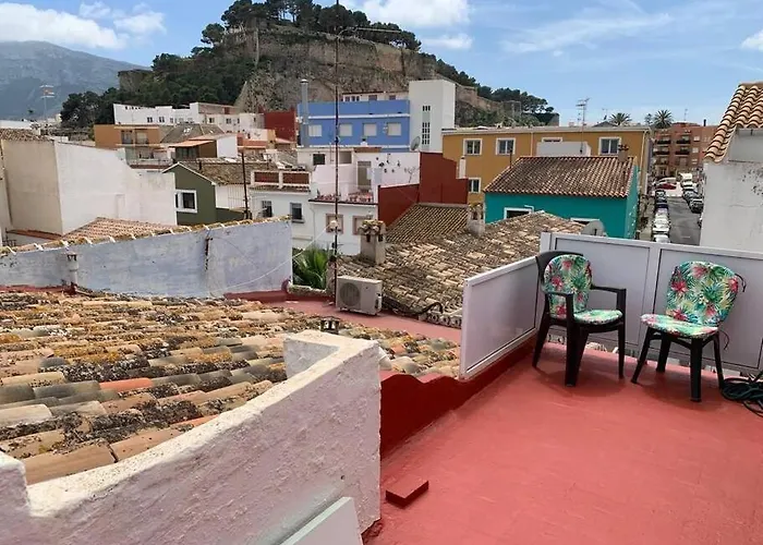 Casa Con Terraza En Barrio Marinero Holiday home *